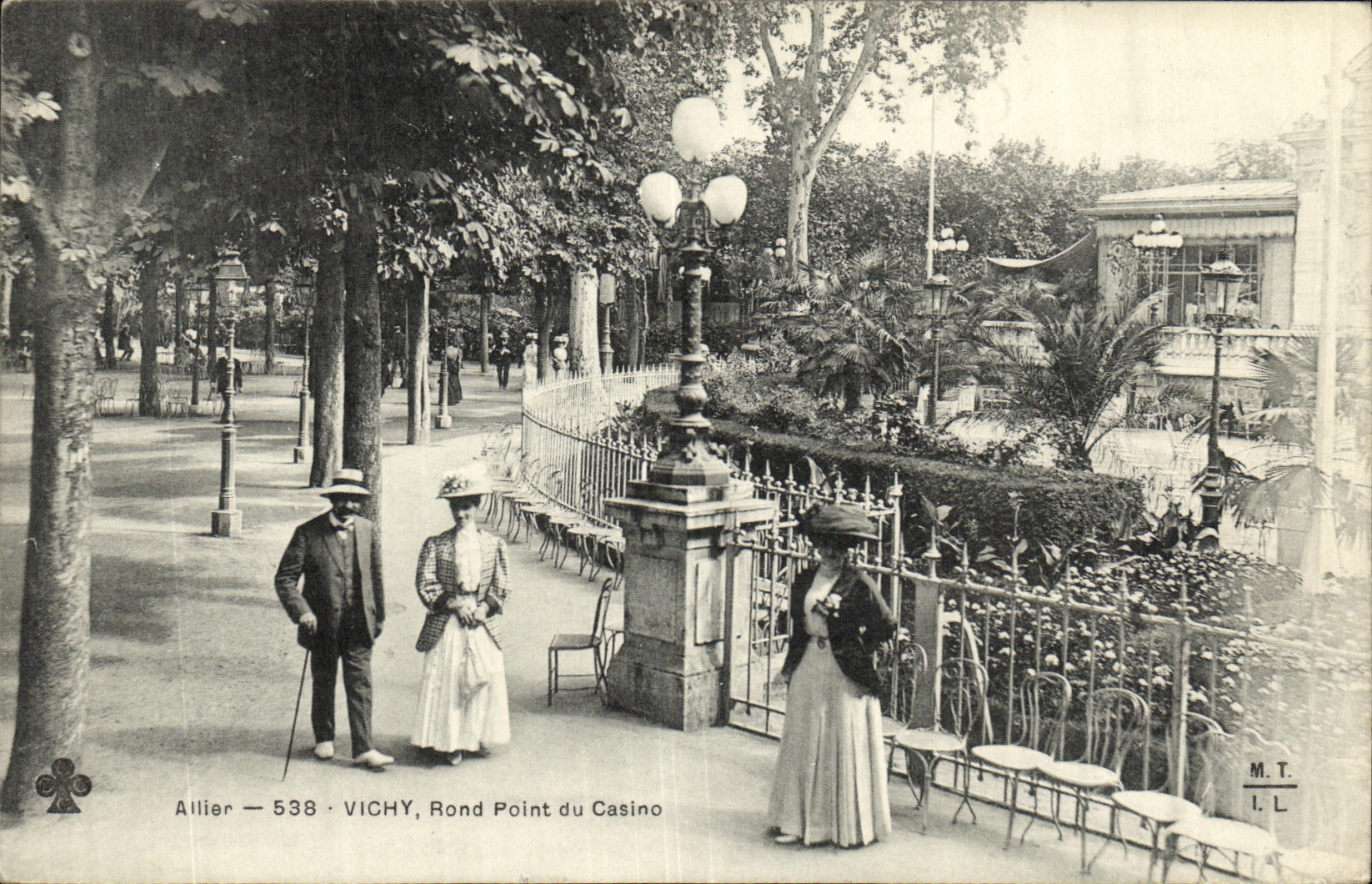 CPA Vichy Rond Point du Casino