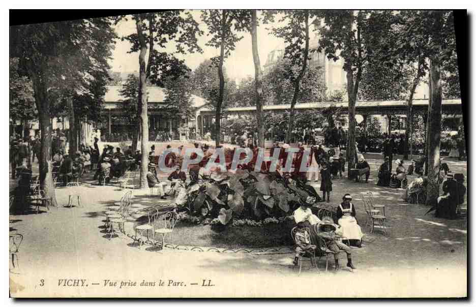 CPA Vichy Vue prise dans le Parc