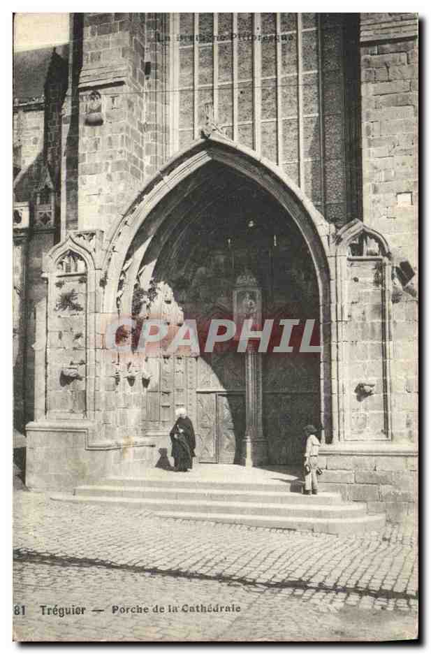 CPA Treguier Porche de la Cathedrale