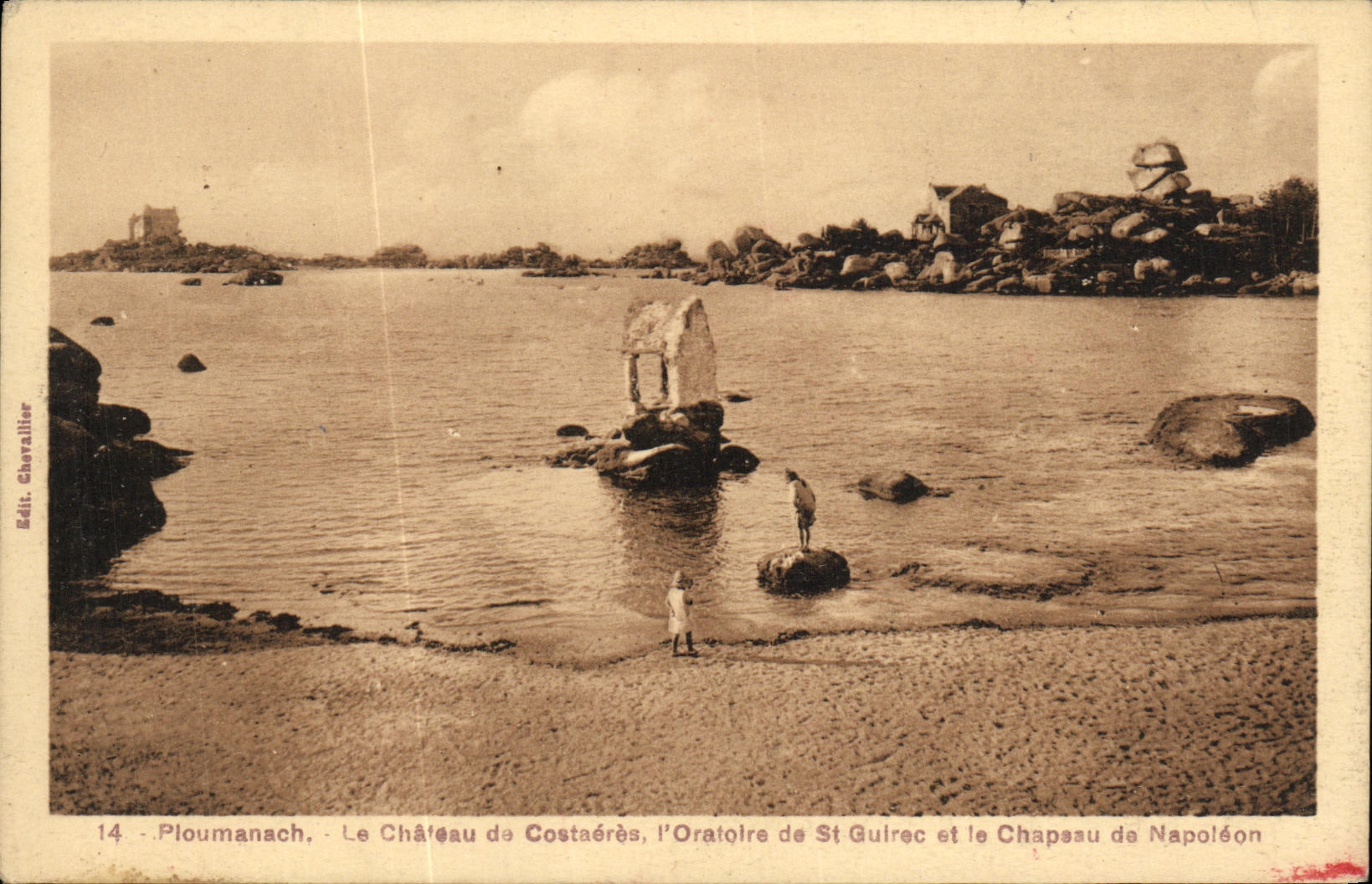 Ploumanach - Le Château de Costaères, l'Oratoire de St Guirec et le Chapeau de Napoléon — Édit. Chevallier, n°14