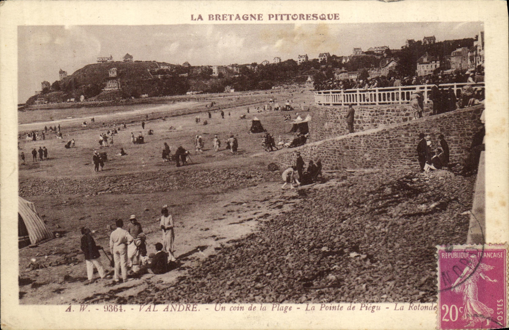 CPA Val Andre Un coin de la plage La poin te de Piegu La rotonde