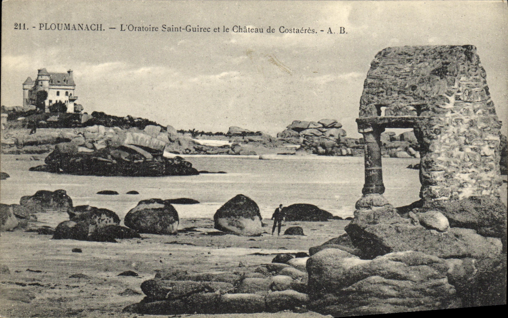 PLOUMANACH — L'Oratoire Saint-Guirec et le Château de Costaéres — A. B. n°211