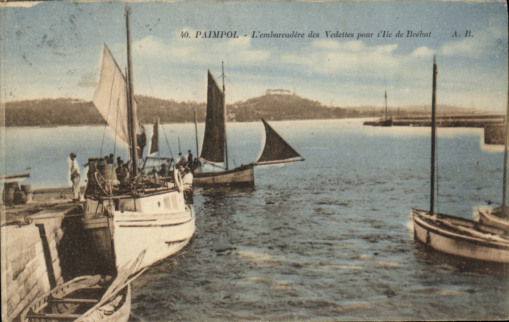 Paimpol — L'embareadère des Vedettes pour l'Île de Bréhat — A. B.