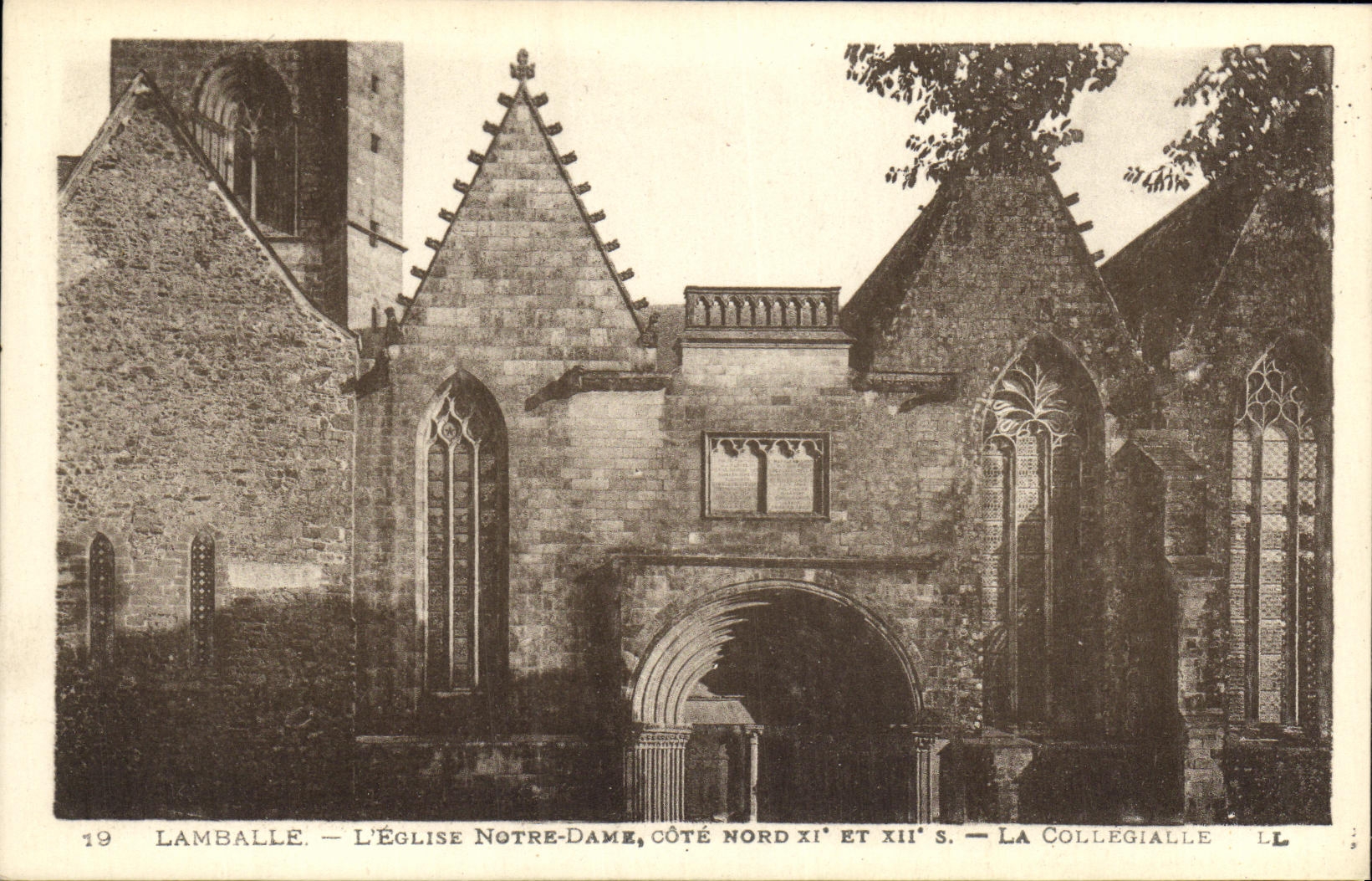 Lamballe — L'Église Notre-Dame, côté nord XIe et XIIe s. — La collégiale