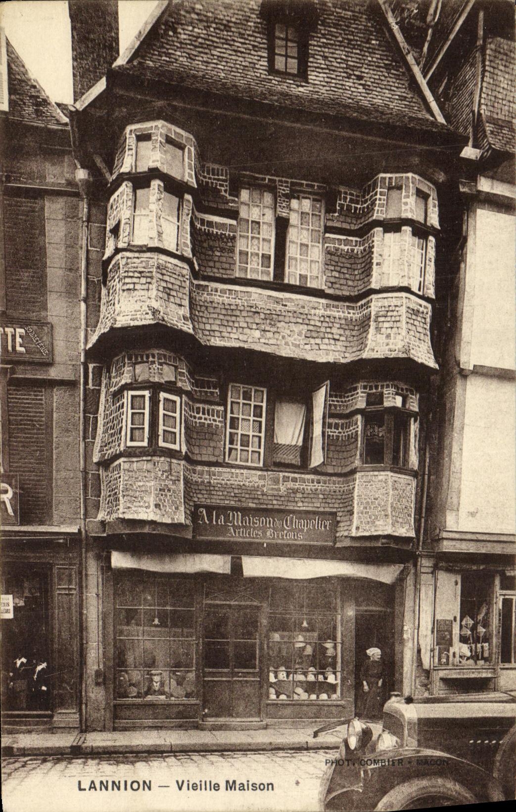 CPA Lannion Vieille Maison Chapelier 