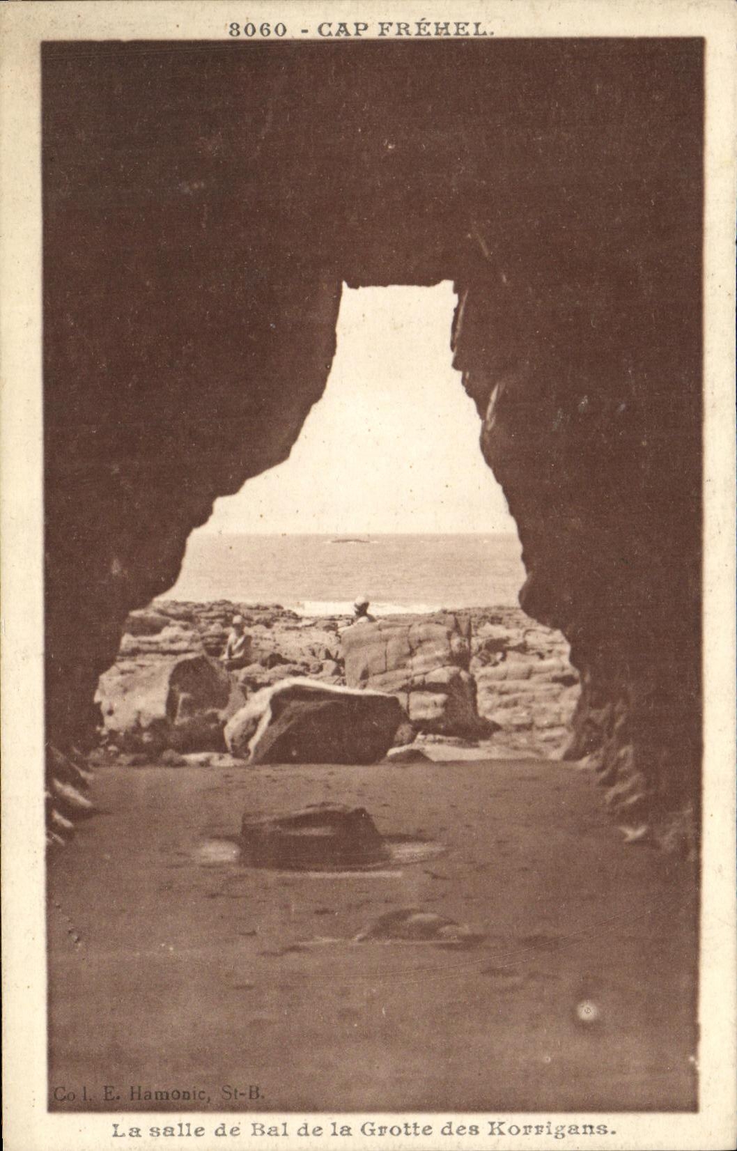 Cap Fréhel — La salle de bal de la grotte des Korrigans — Col. E. Hamonic, St-B.