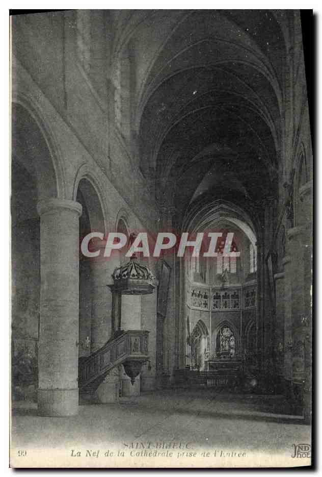 Saint-Brieuc — La Nef de la Cathédrale prise de l'entrée — JND Phot.