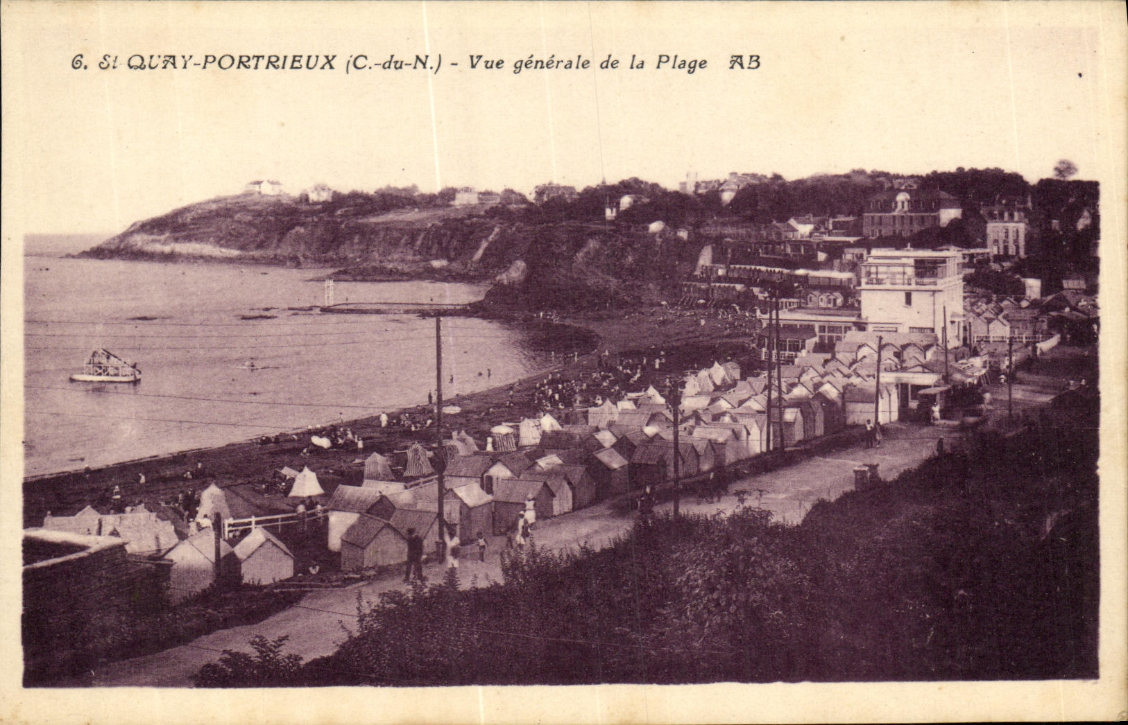 CPA St Quay Portrieux Vue generale de la Plage