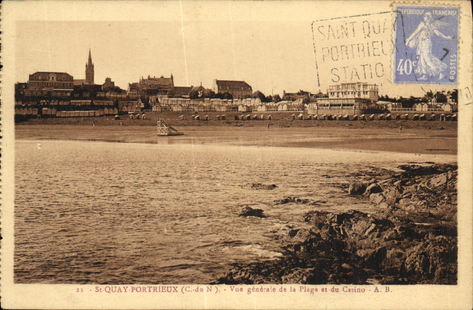 St-Quay-Portrieux (C.-du N.) — Vue générale de la Plage et du Casino — A. B.