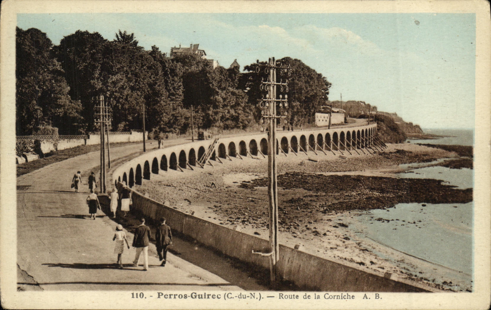 Perros-Guirec (C.-du-N.) — Route de la Corniche — A. B.