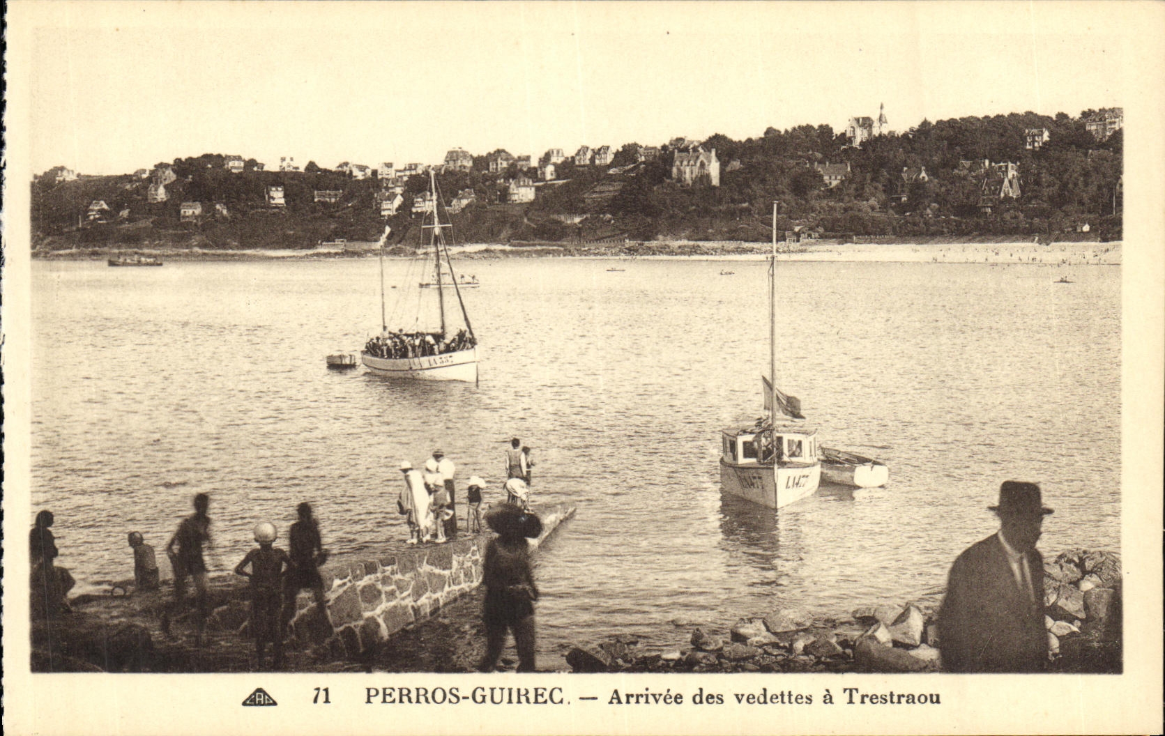 Perros-Guirec — Arrivée des vedettes à Trestraou — n°71