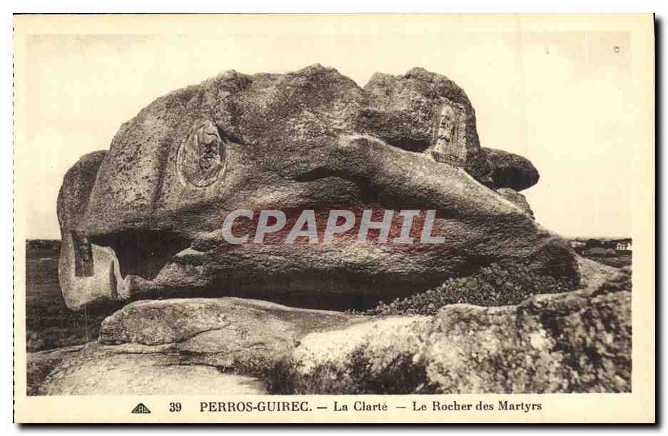 Perros-Guirec — La Clarté — Le Rocher des Martyrs