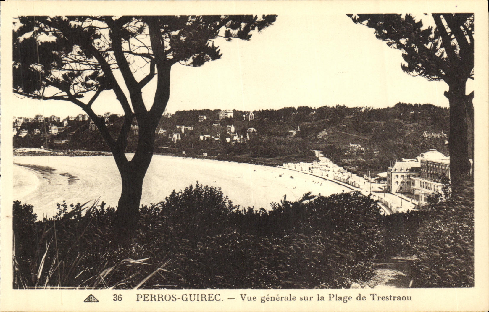 Perros-Guirec — Vue générale sur la Plage de Trestraou — CPAPHIL