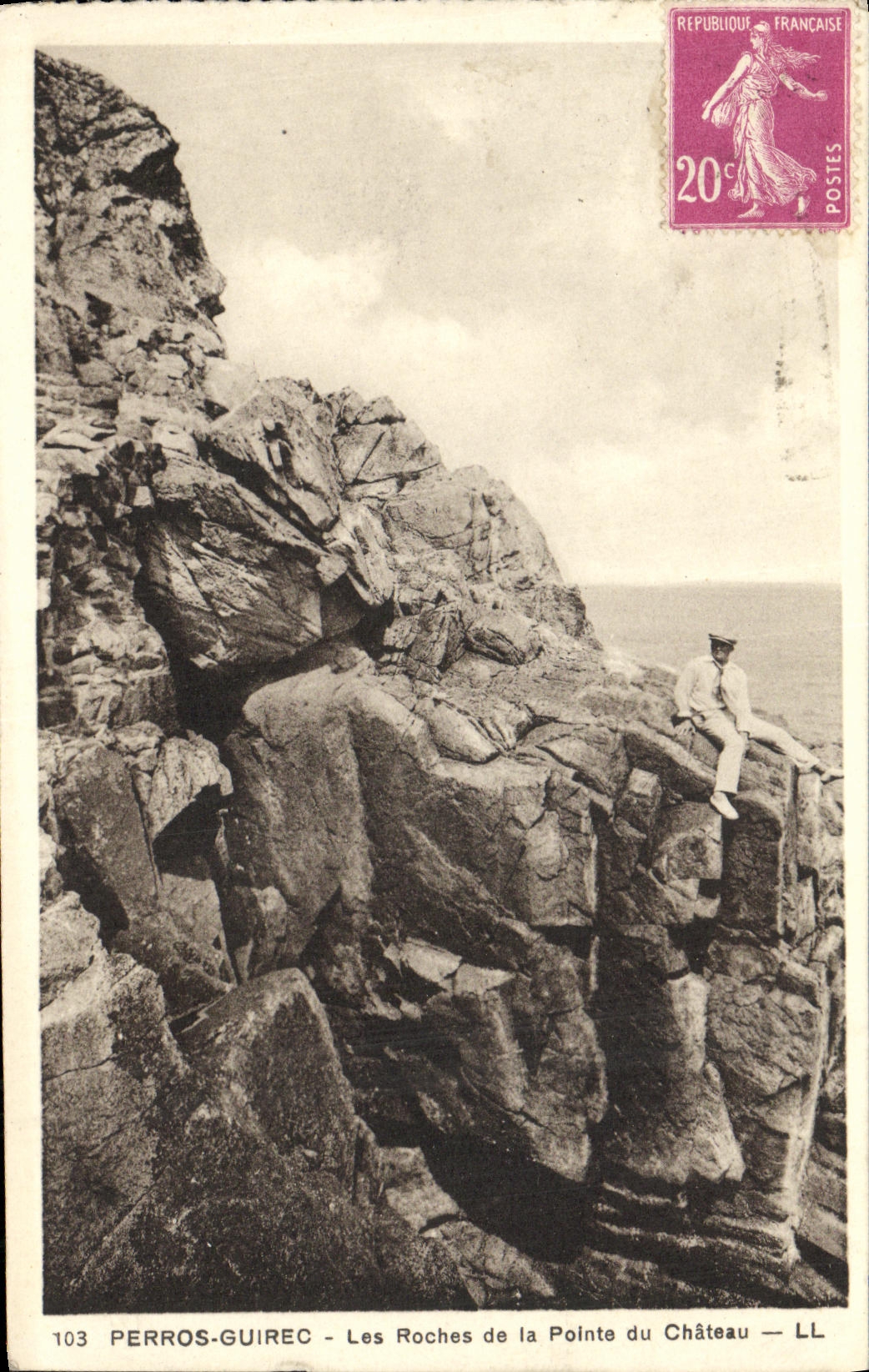 Perros-Guirec - Les Roches de la Pointe du Château — LL — n°103