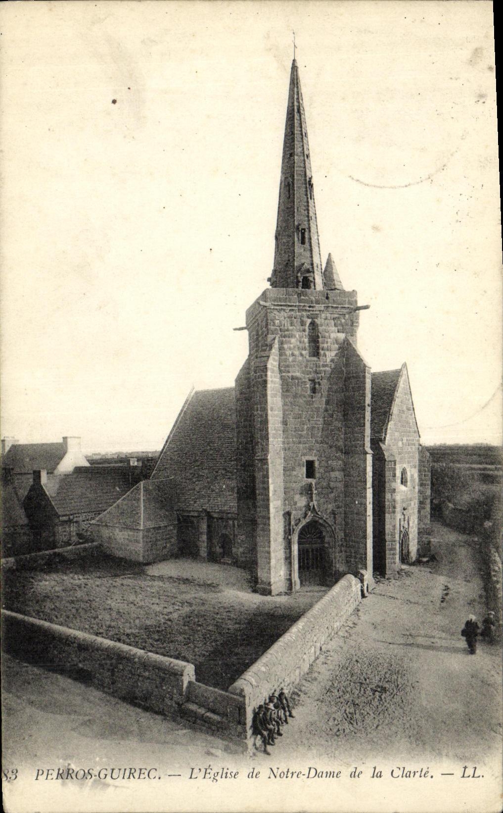 Perros-Guirec — L'Église de Notre-Dame de la Clarté — LL