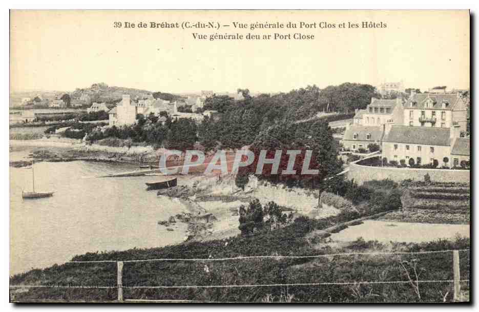 Ile de Bréhat (C.-du-N.) — Vue générale du Port Clos et les Hôtels — Éditeur : CPAPHIL, n° 39