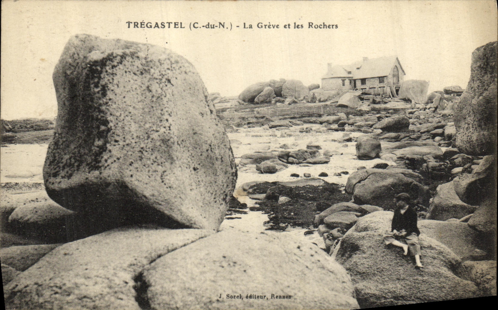 CPA Tregastel La Greve et les Rochers