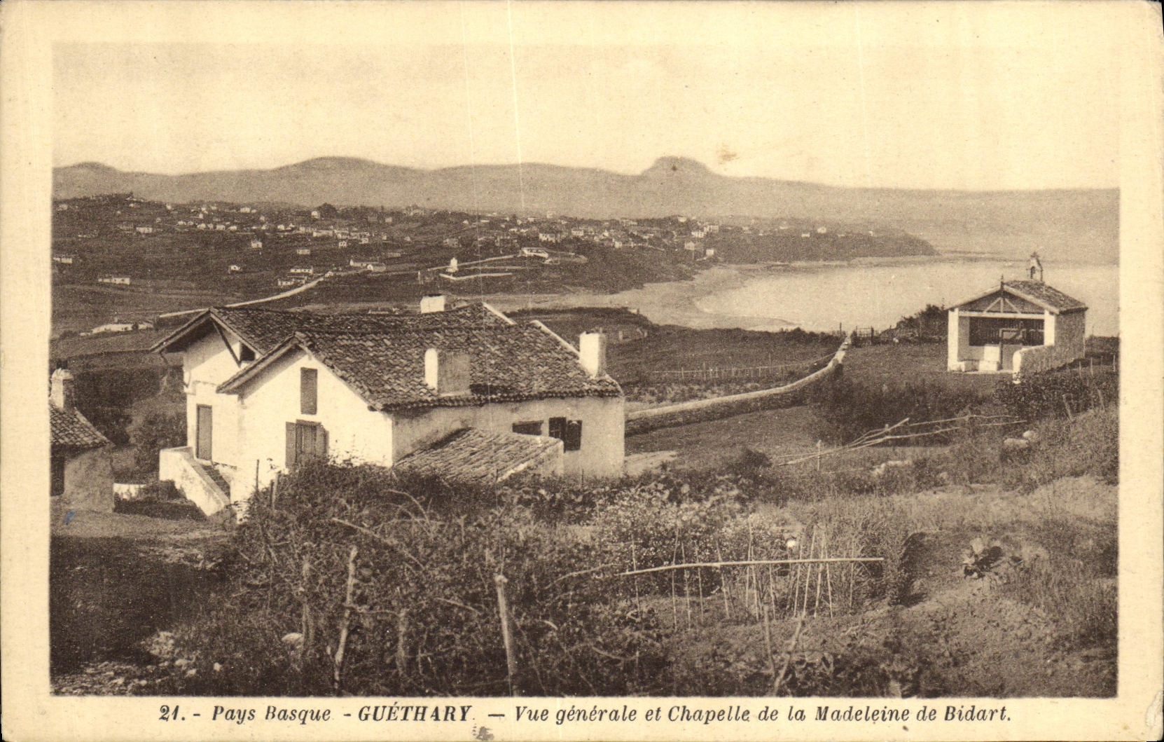 Guéthary — Vue générale et Chapelle de la Madeleine de Bidart — Pays Basque