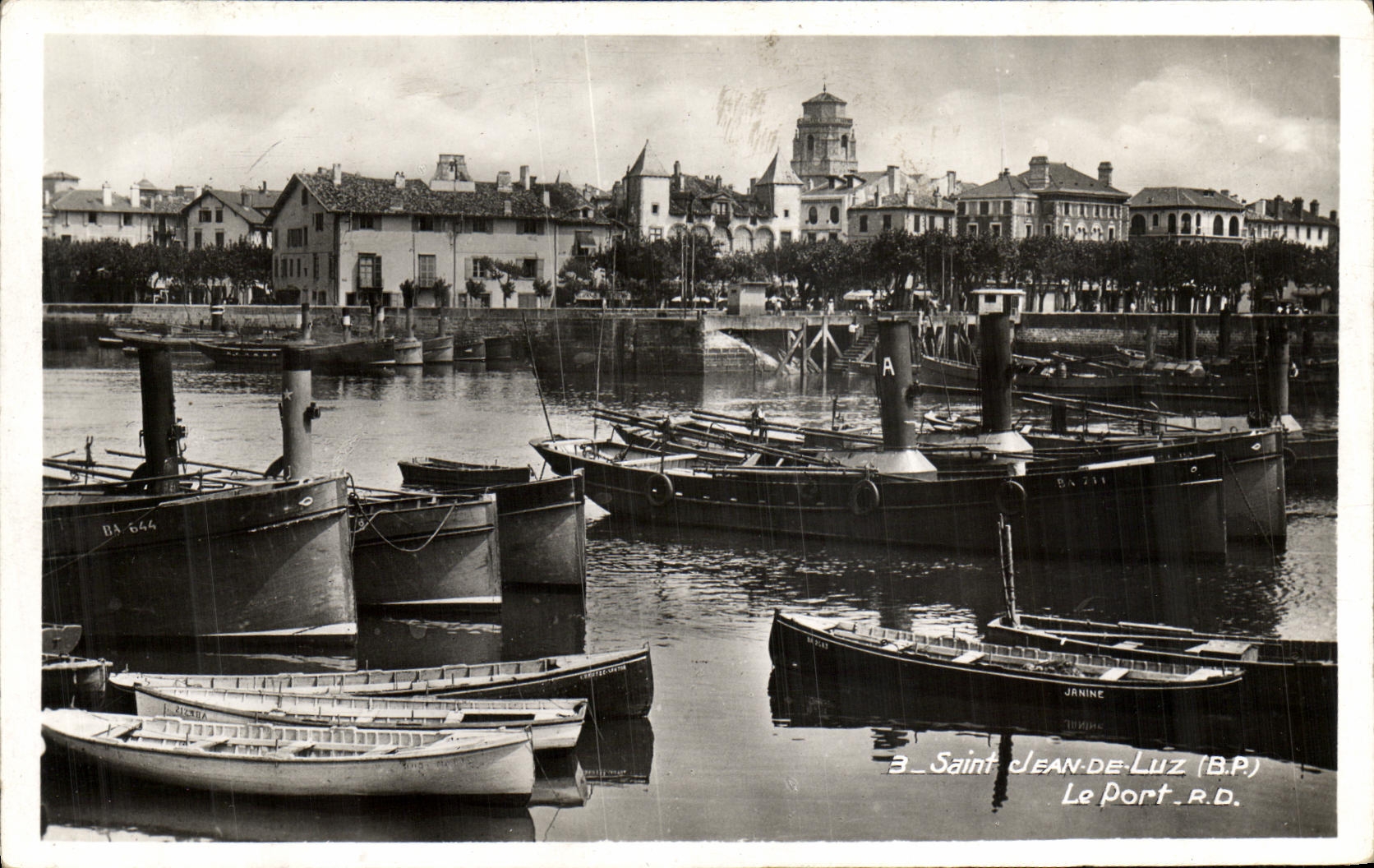 CPM Saint Jean De Luz Le Port Bateau 