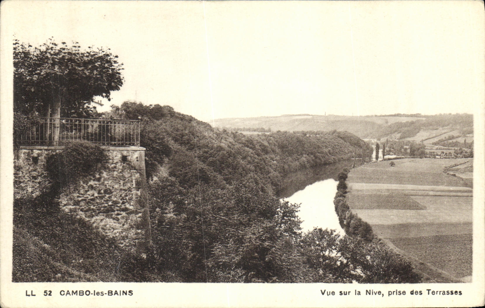 Cambo-les-Bains — Vue sur la Nive, prise des Terrasses — LL 52