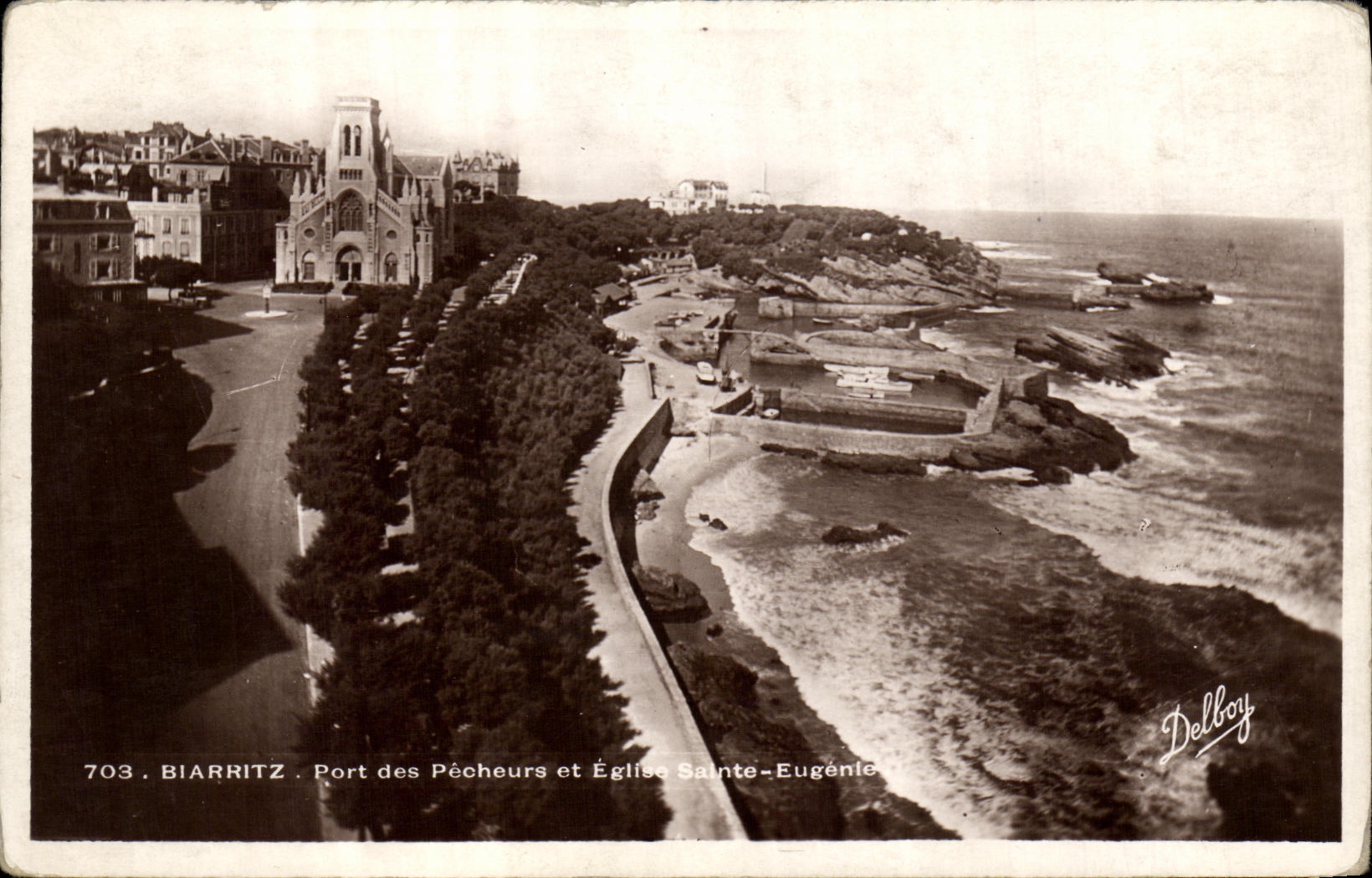 CPA Biarritz Port des Pechours et Eglise Sainte Eugenie