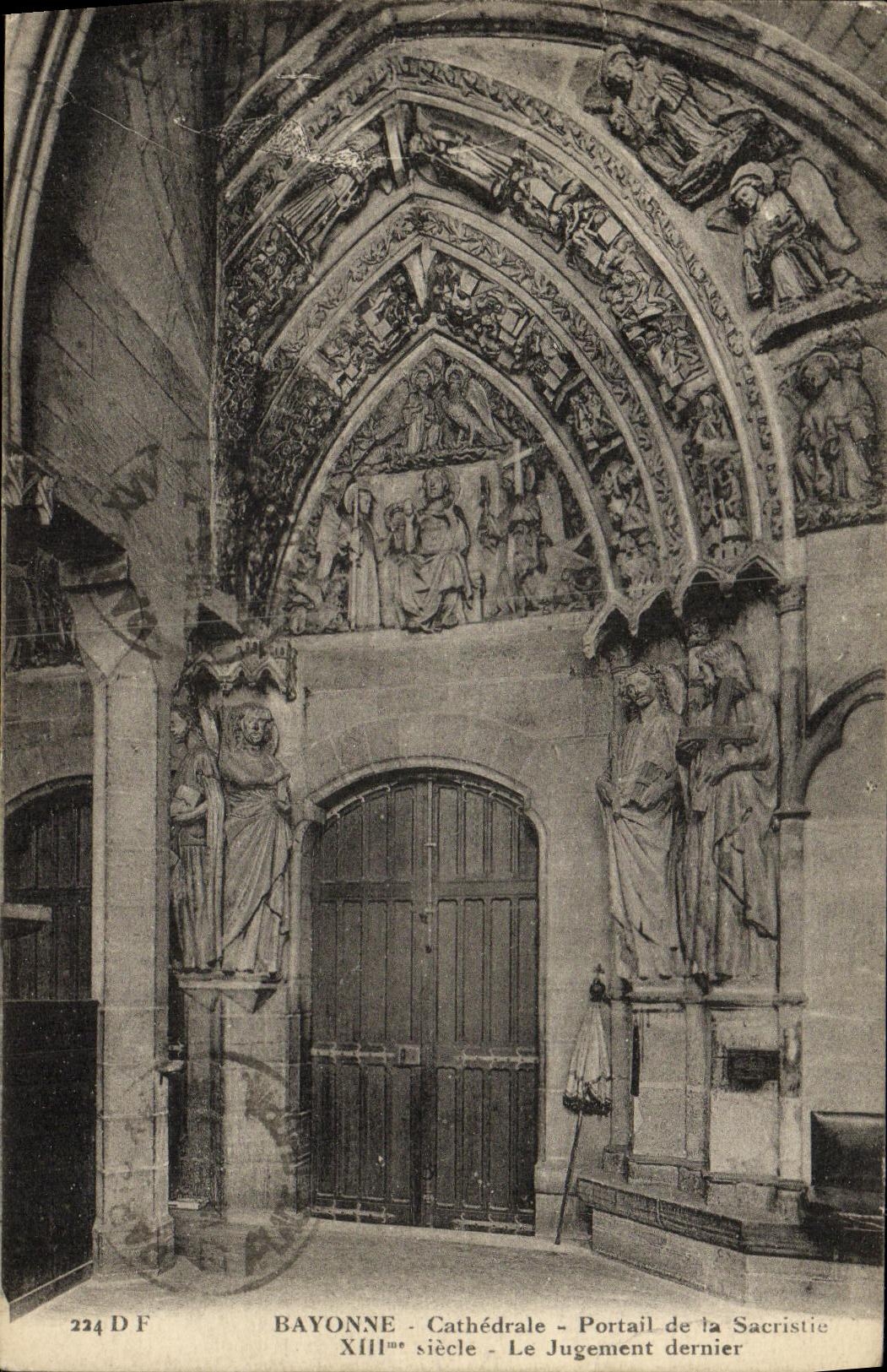 CPA Bayonne Cathedrale Portail de la Sacristie Xlll et siecle Le jugement dernier