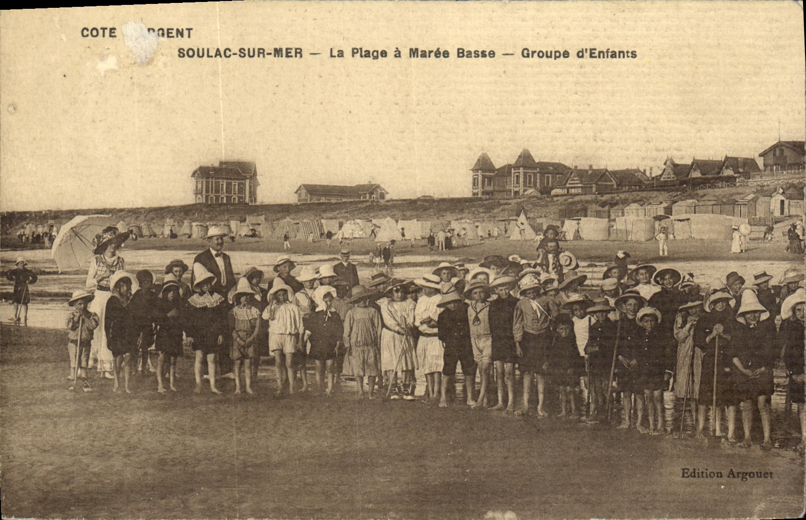 CPA Soulac Sur Mer La Plage a Maree Basse Groupe d Enfants