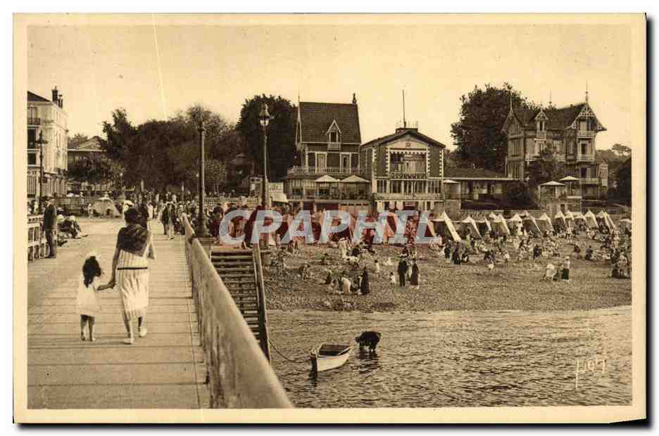 CPA Arcachon Un Coin de la Plage