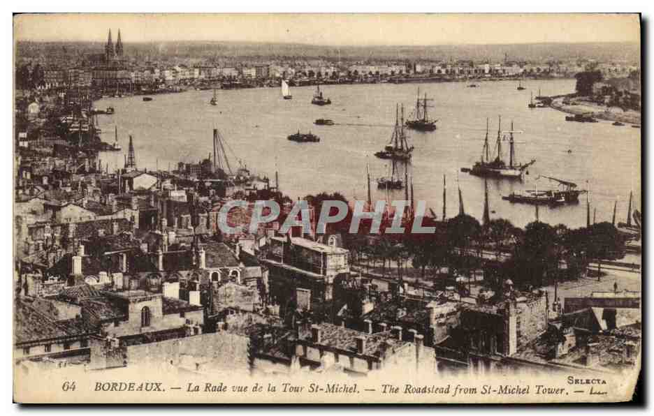 CPA Bordeaux La Rade vue de la Tour St Michel Bateaux 