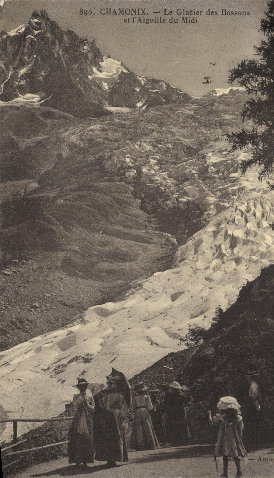 CPA Chamonix Le Glacier des Bossons et l Aiguille du Midi