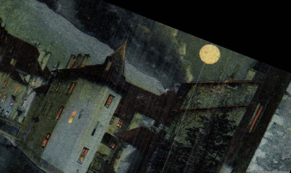 Village nocturne — lune pleine — éditeur non visible