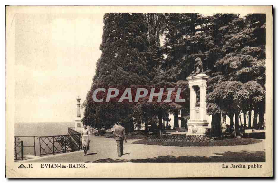CPA Evian les Bains Le Jardin Public