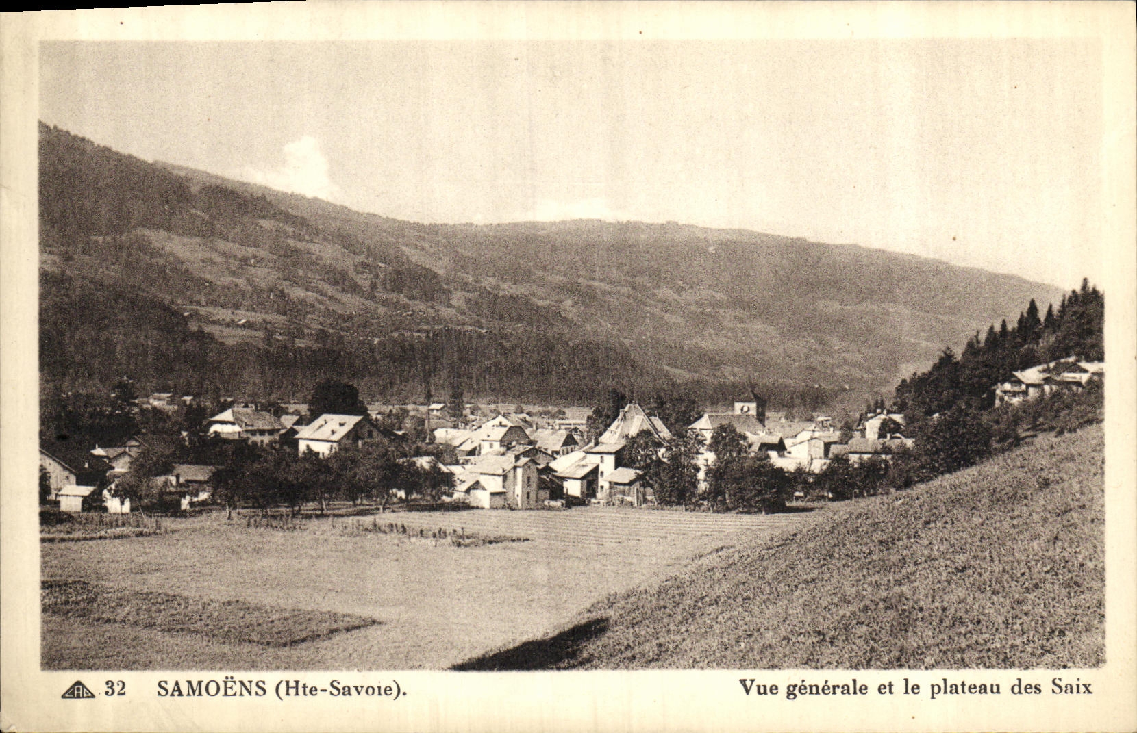 Samoëns (Hte-Savoie) — Vue générale et le plateau des Saix — CPAHIL