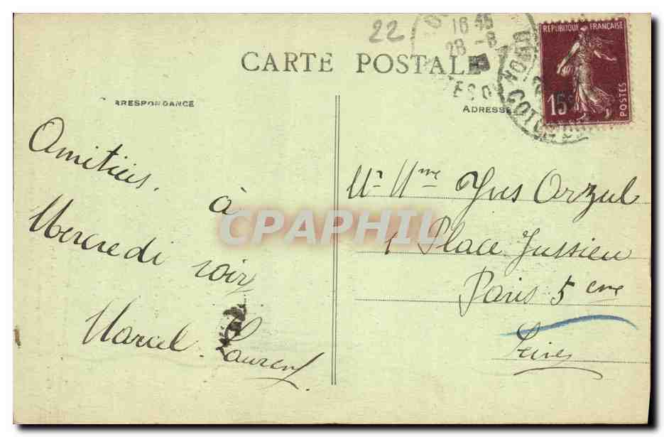 Quintin - Le bonhomme Quintin ou le Père au Lait — mascaron grotesque ornant le pignon d'une ancienne maison place 1830 et rue au Lait — Reverso
