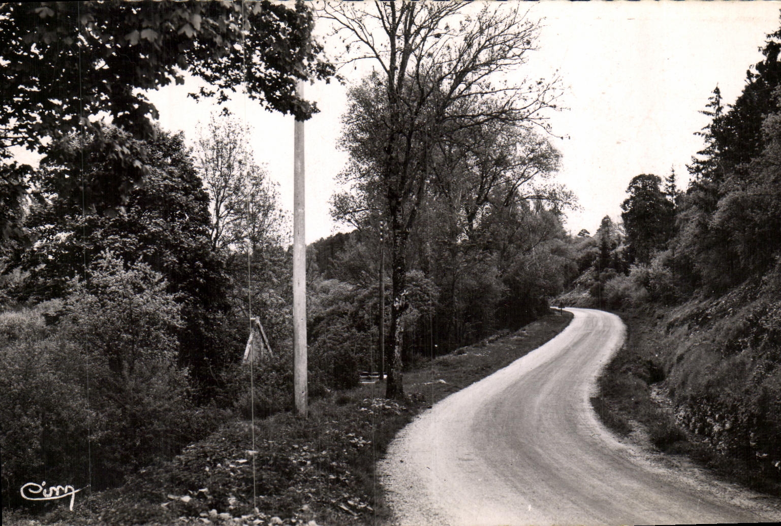 Route de la Fonderie — Veuxhaulles-sur-Aube (Côte-d'Or) — Ciry
