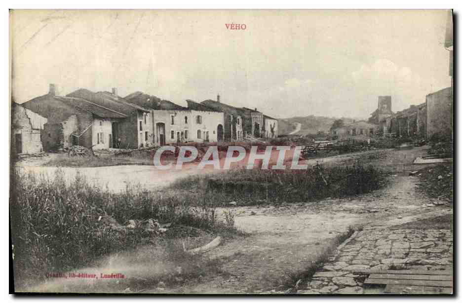 Vého — vue de la rue principale avec église en arrière-plan — éditeur Gondlin, Libéditeur, Lundrille