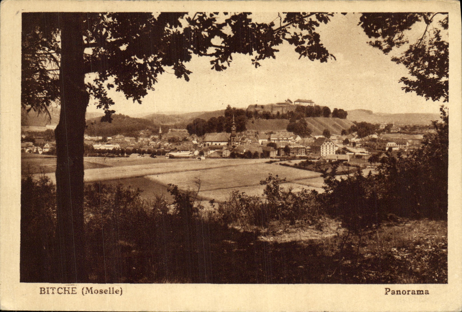 Bitche (Moselle) — Panorama — Imp. d'Art 'HÉLIAS'