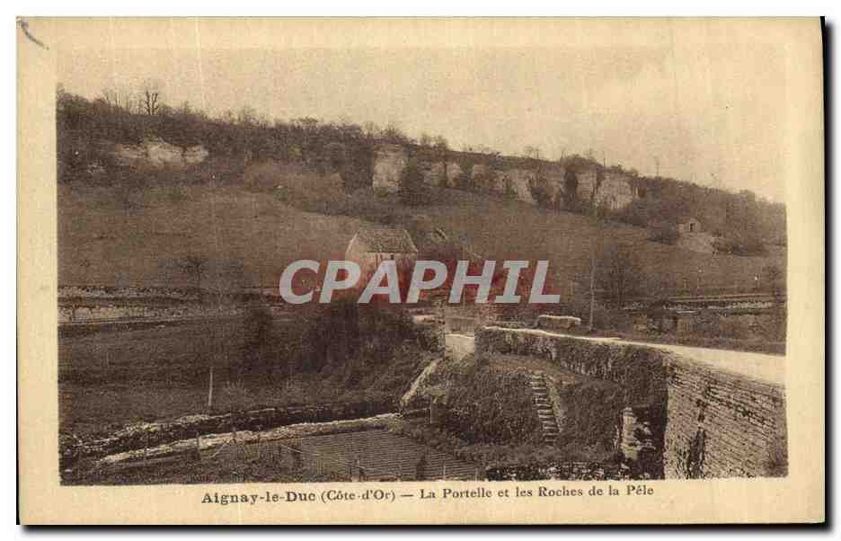 Aignay-le-Duc (Côte-d'Or) — La Portelle et les Roches de la Pèle