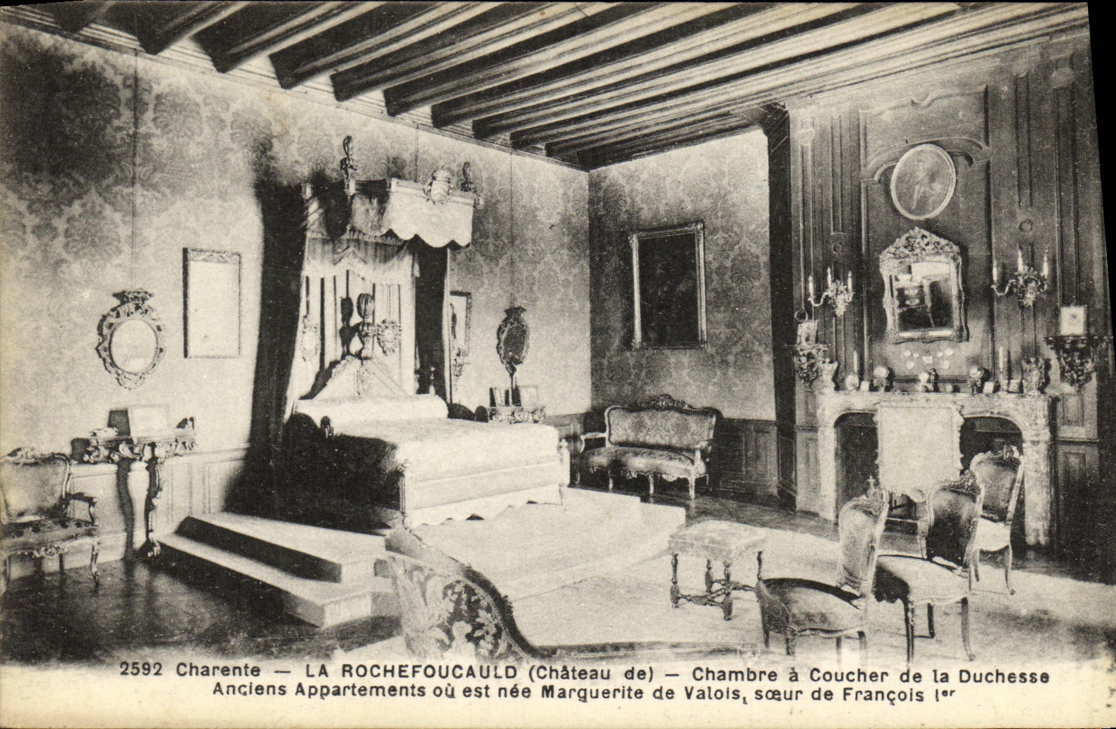 LA ROCHEFOUCAULD (Schloss von) — Schlafzimmer der Herzogin — Ehemalige Wohnungen, in denen Marguerite de Valois, Schwester von François Ier, geboren wurde