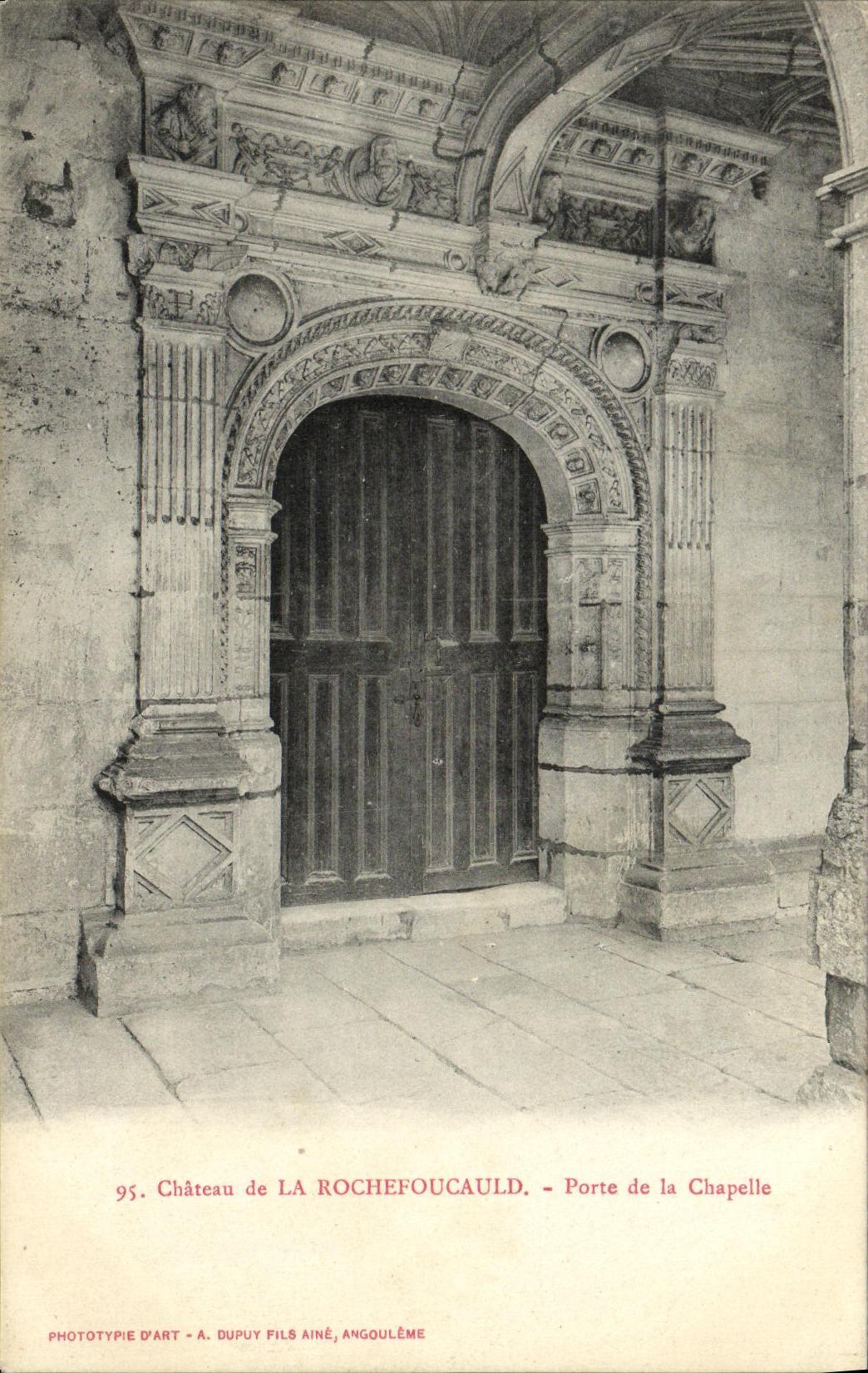 CPA Chateau de La Rochefoucauld porte de la Chapelle
