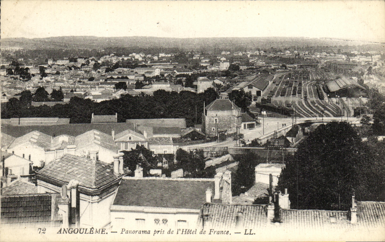 Angoulême — Panorama pris de l'Hôtel de France — LL.
