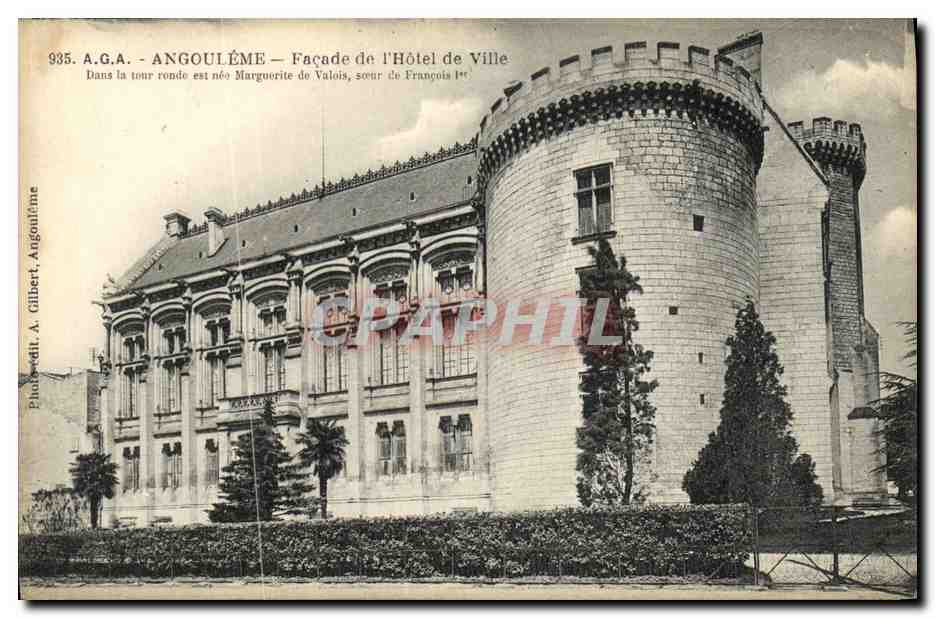 Angoulême — Façade de l'Hôtel de Ville — A.G.A. — Photo A. Gilbert
