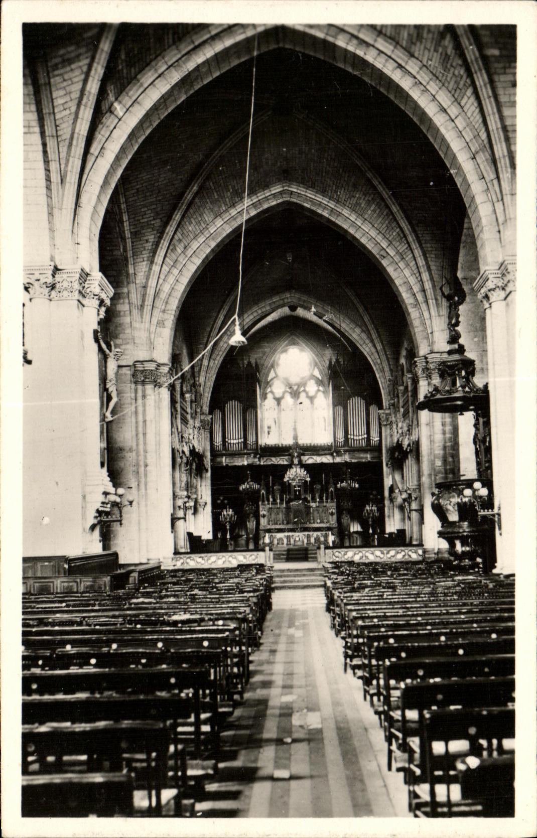 Cognac (Charente) - Innenansicht der Kirche St-Léger - Gotische Gewölbe — Éditions d'Art Marcel Carrière