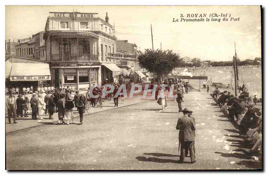 CPA Royan La Promenade le long du Port