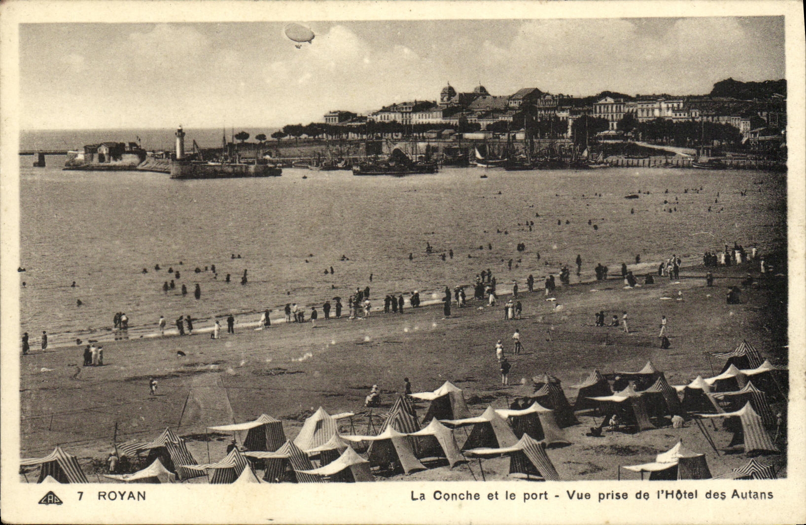 La Conche et le port - Vue prise de l'Hôtel des Autans — Royan