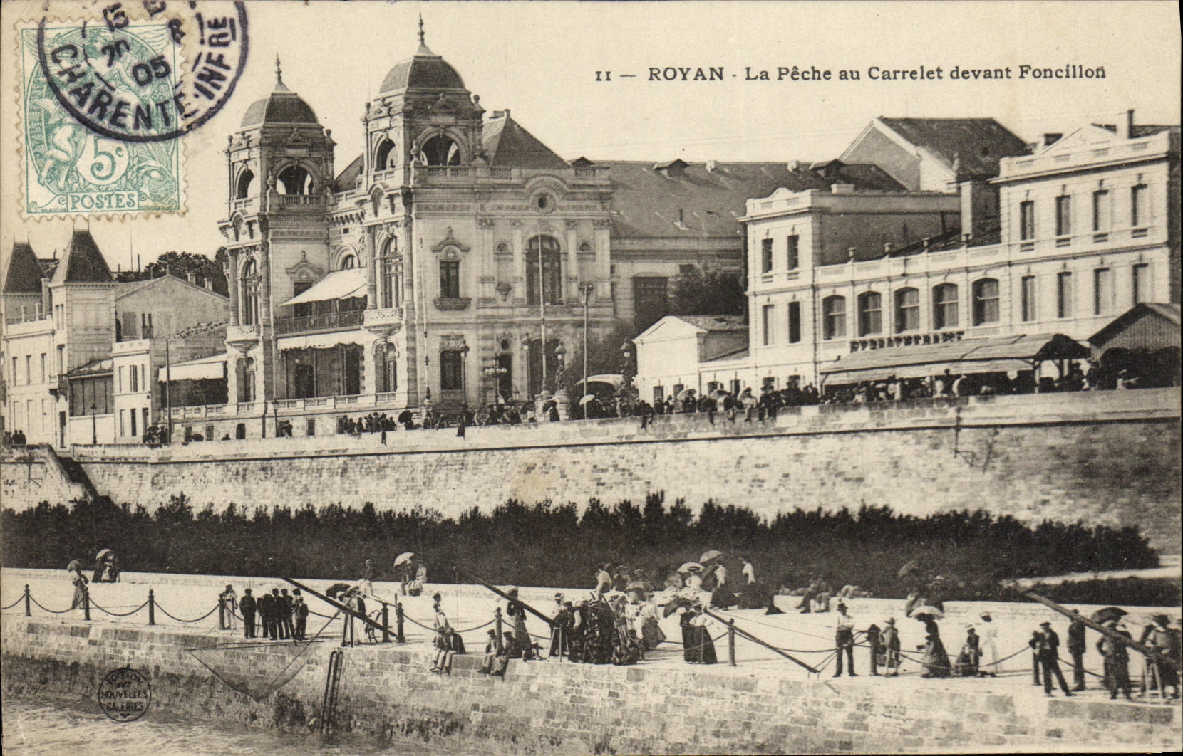CPA Royan La Peche au Carrrelet devant Foncillon