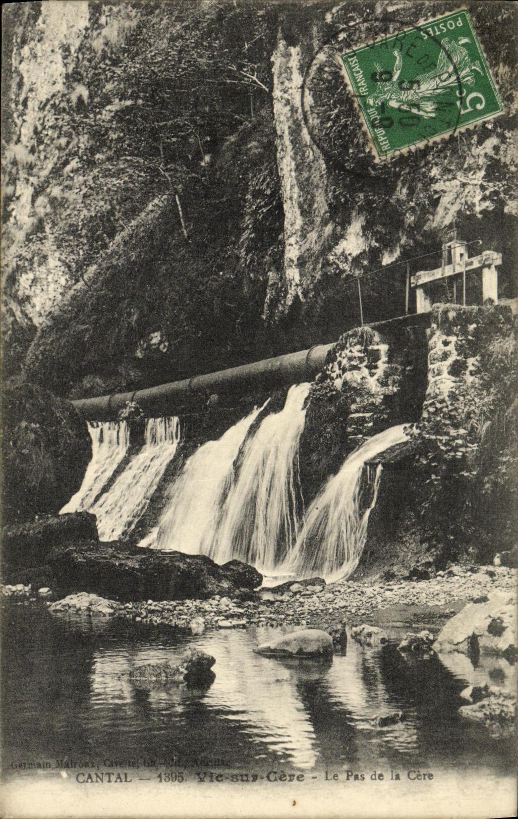 CPA Cantal Vic sur Cere Le Pas de la Cere