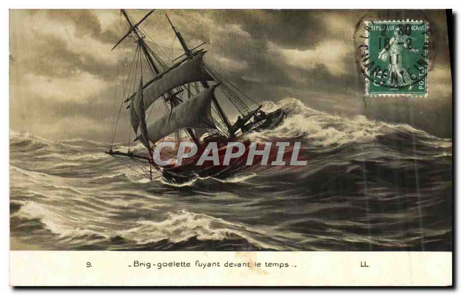 CPA Brig Goelette Fuyant Devant le Temps Bateau Voilier 
