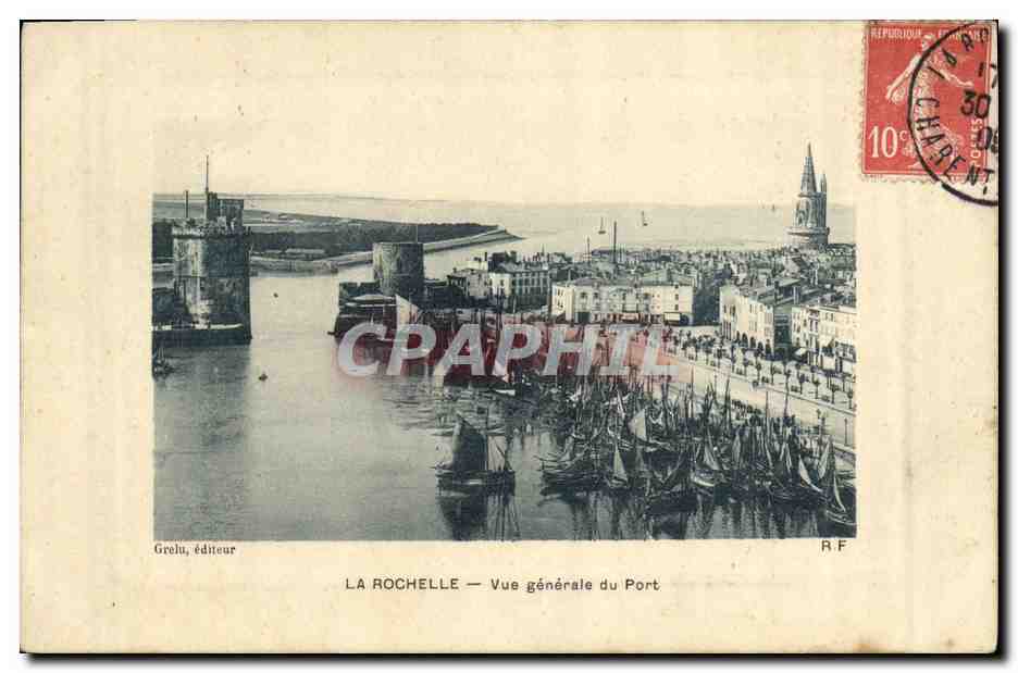 CPA La Rochelle Vue generale du Port Bateaux