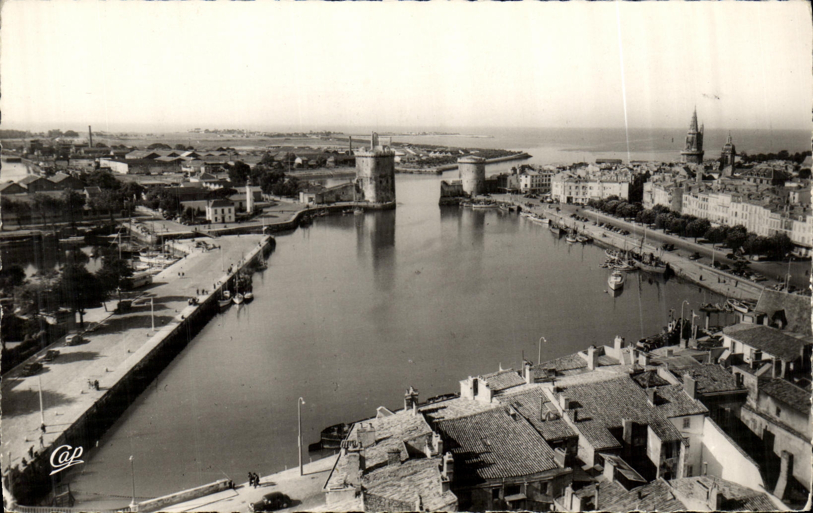 La Rochelle — Vue générale du Port — C.A.P., Paris